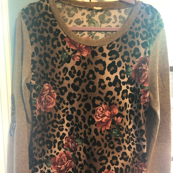 Leopard and rose sweater with sequin elbow - Picture 1 of 2